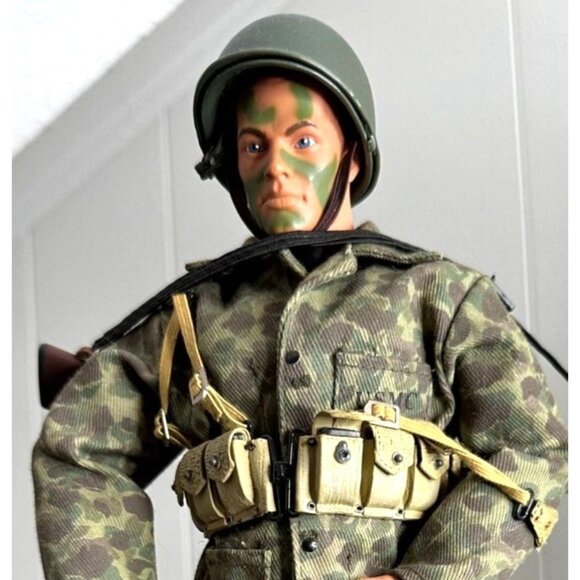 Hasbro GI Joe Blue Eyes Camo Utilities Jointed Rifle Ammo Pouch Helmet Marine 96 - Picture 4 of 13